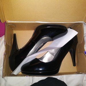 Black Worthington Jean Pumps